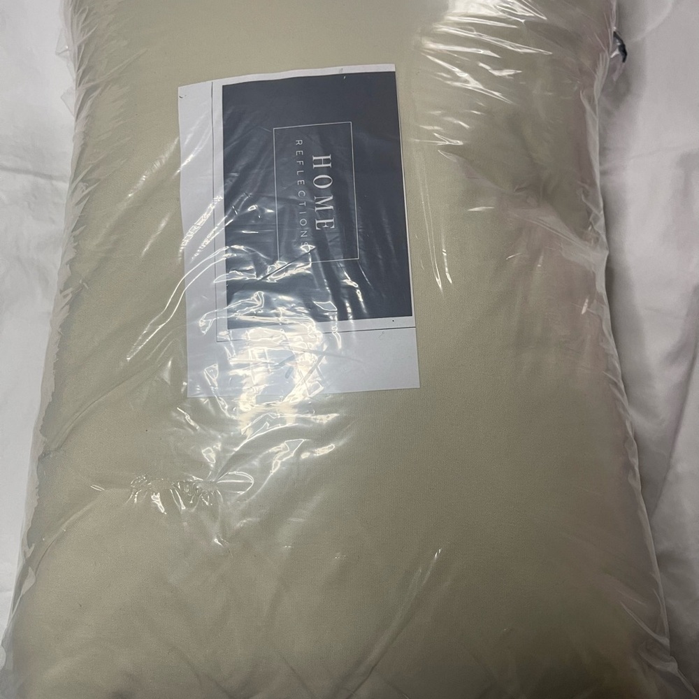 A very nice 6-piece sheet set.